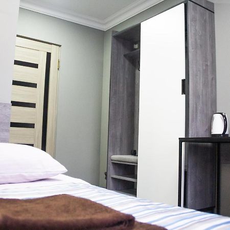 Hotel Tahar Almaty Esterno foto