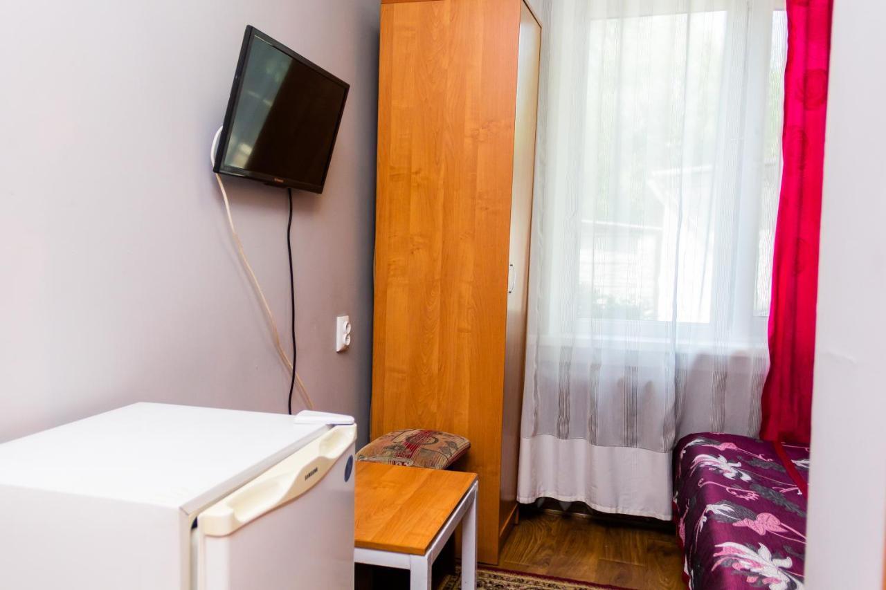 Hotel Tahar Almaty Esterno foto