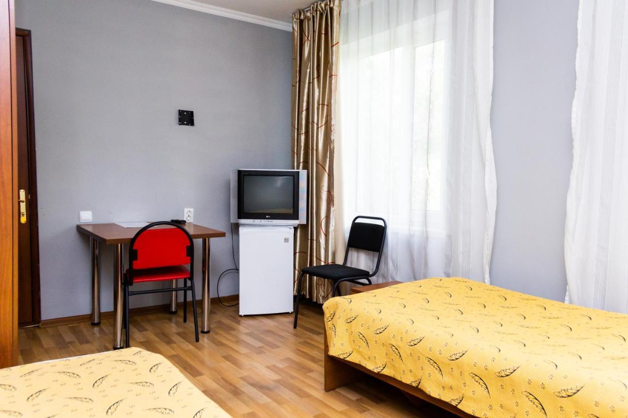Hotel Tahar Almaty Esterno foto