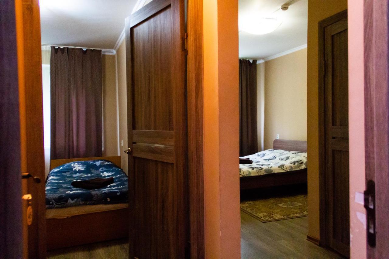 Hotel Tahar Almaty Esterno foto
